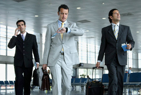 Can shareholders sue the director of a joint stock company?