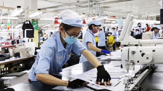 Is textile and garment production an industry with a high risk of occupational accidents?