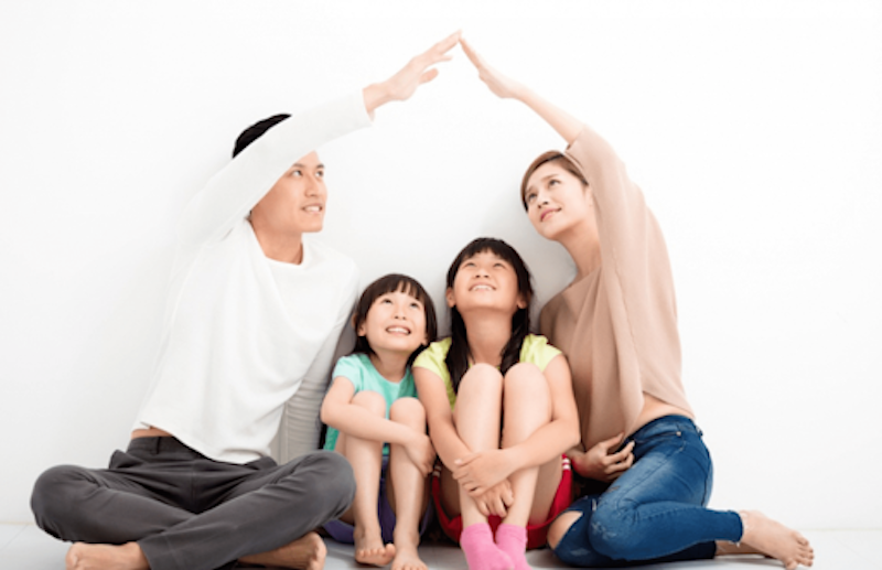 What nationality is the child born on the plane?