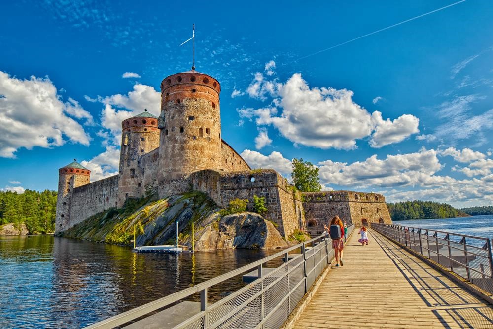 Is there a visa exemption for Finnish citizens to enter Vietnam for a 15-day temporary stay?