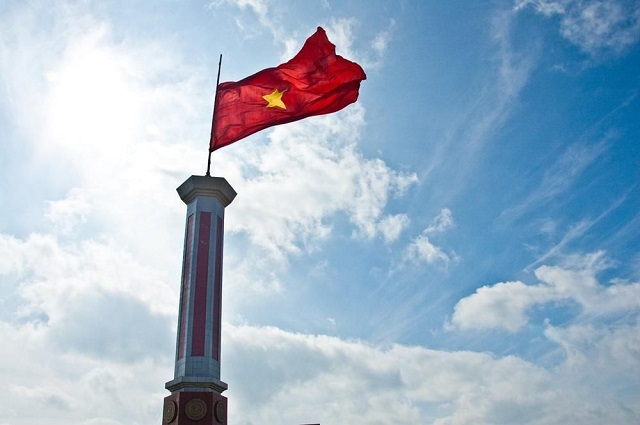 To gain Vietnamese nationality, are foreign citizens required to prove income?