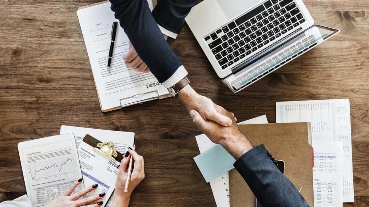 Responsibility to ensure payment before signing a construction contract?