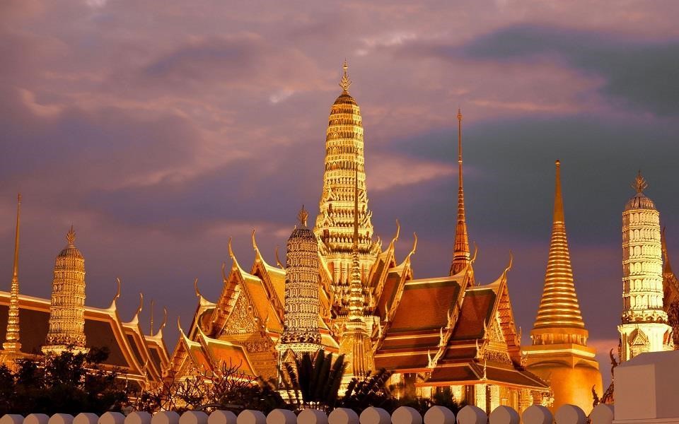 What costs will the Lao government pay for overseas students?