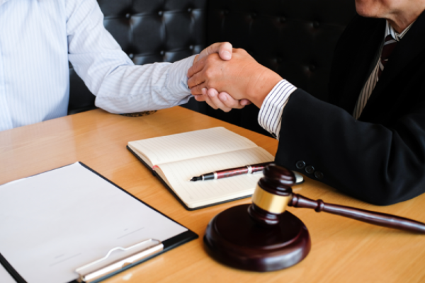 Private lawyer services for businesses