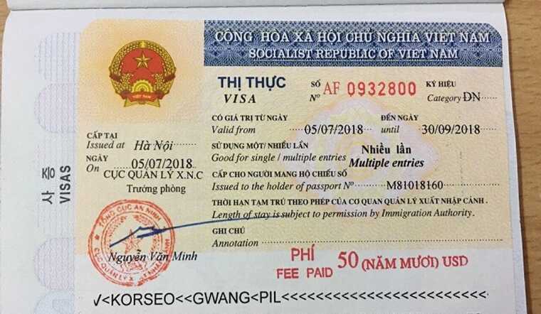 Để xin miễn thị thực đối với người nước ngoài là chồng và con của người Việt Nam định cư ở nước ngoài thực hiện như thế nào?