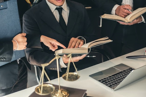 In all cases, must an arbitrator keep the content of the commercial dispute they resolve confidential?